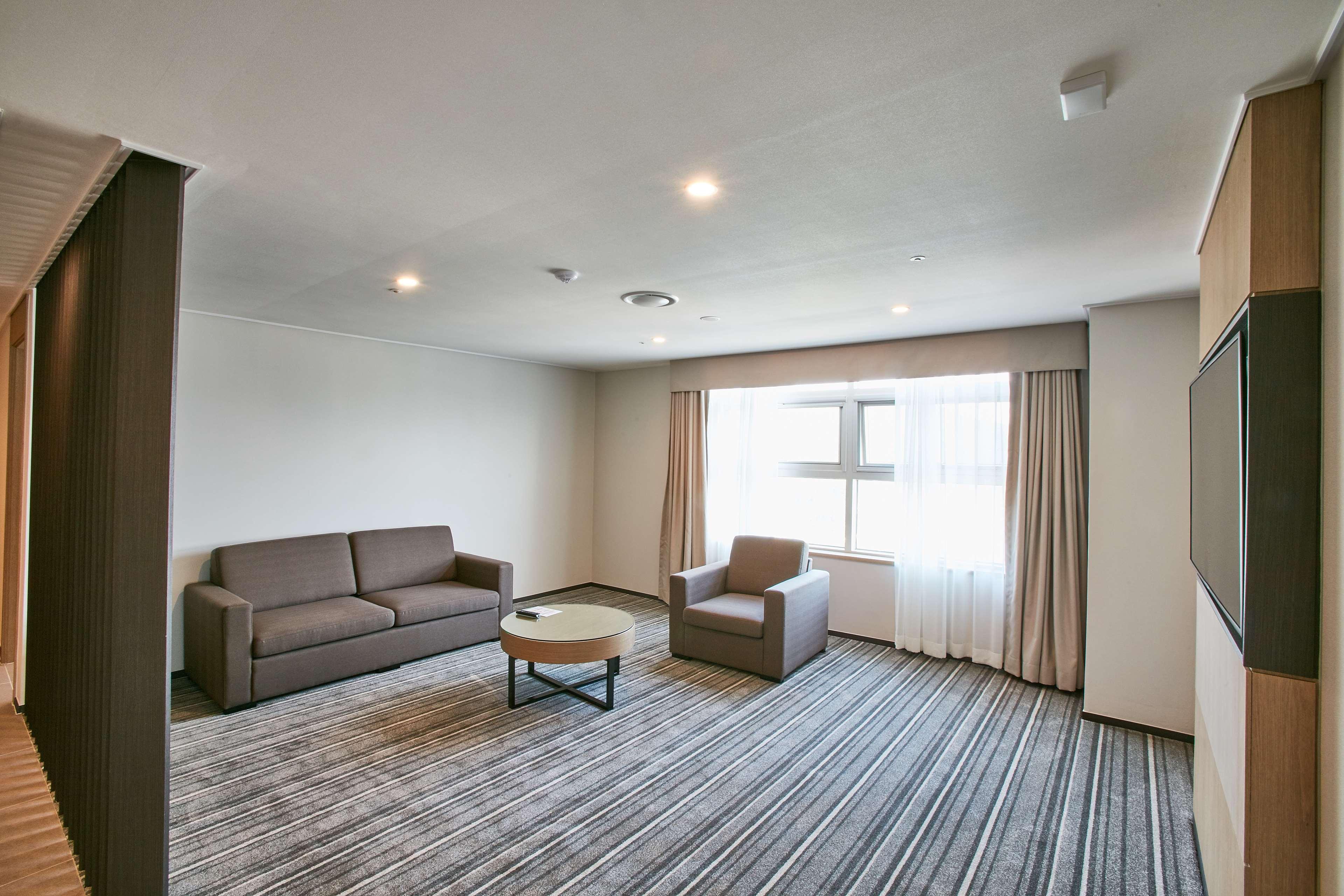 Best Western Plus Elmendorf Hotel San Antonio Hotel Zewnętrze zdjęcie