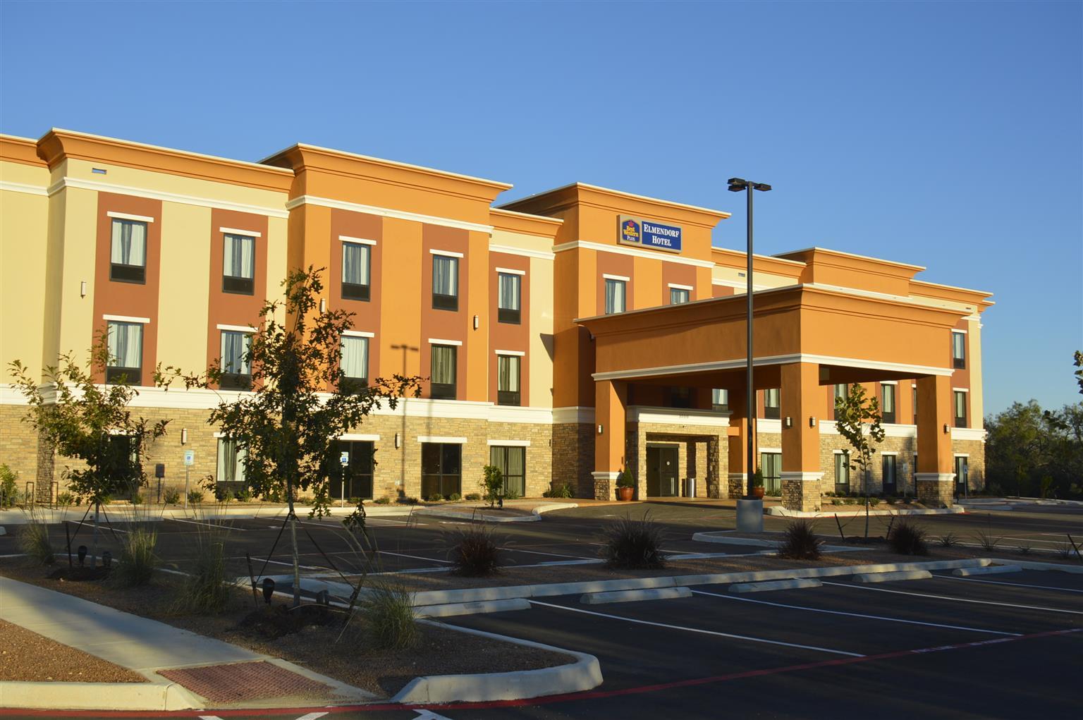 Best Western Plus Elmendorf Hotel San Antonio Hotel Zewnętrze zdjęcie